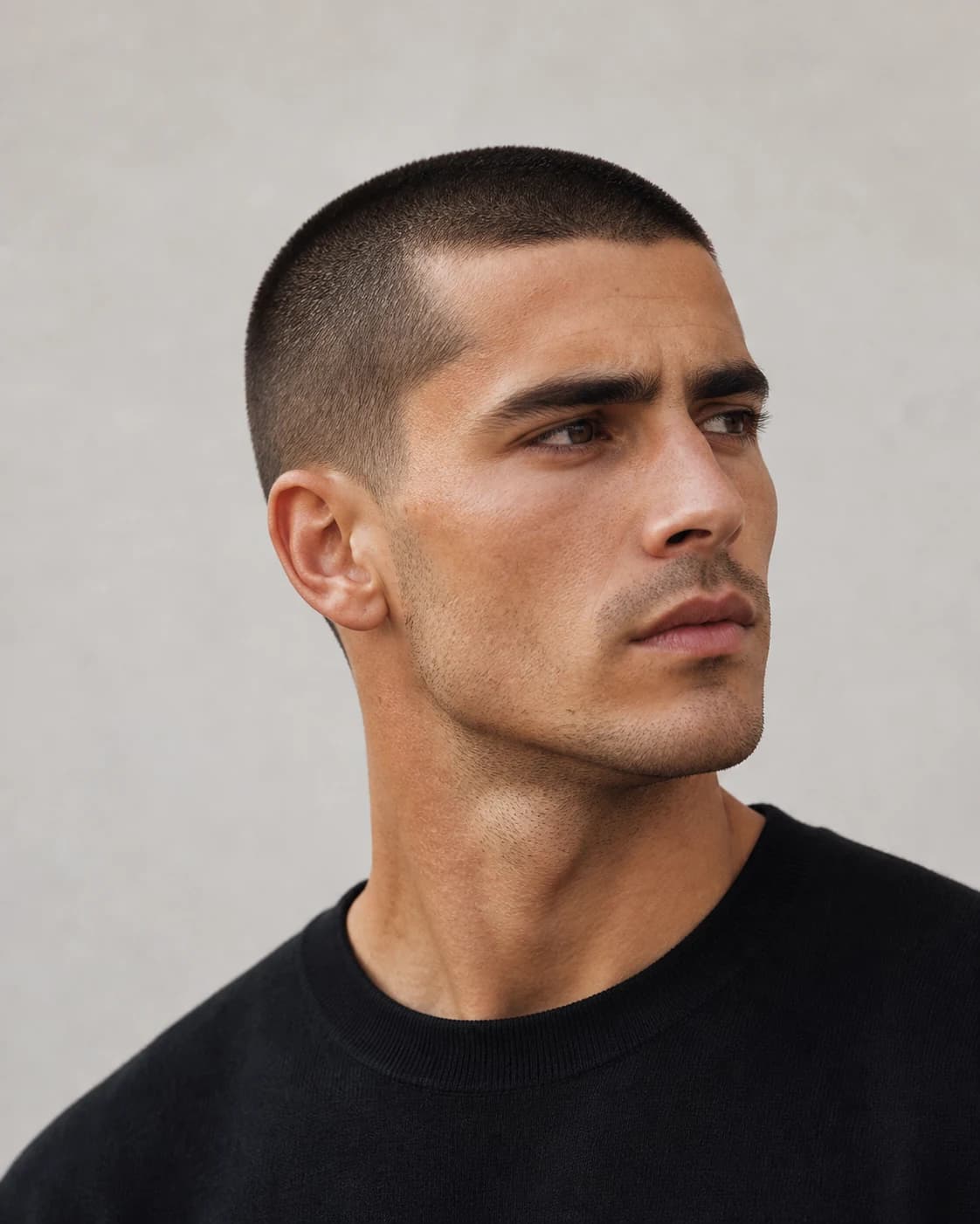 Buzz Cut Editorial - vista frontal y trasera exacta