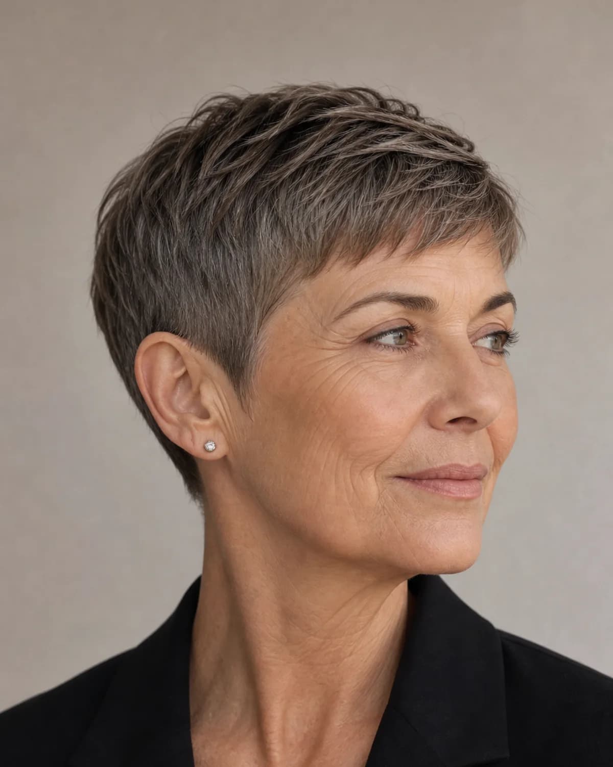 Garçon moderno — Corte de pelo pixie mujer