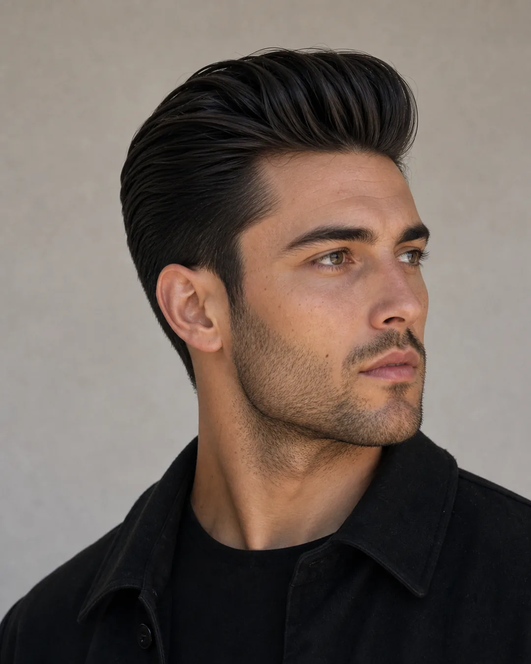 Pompadour liso — Taper fade en pelo liso