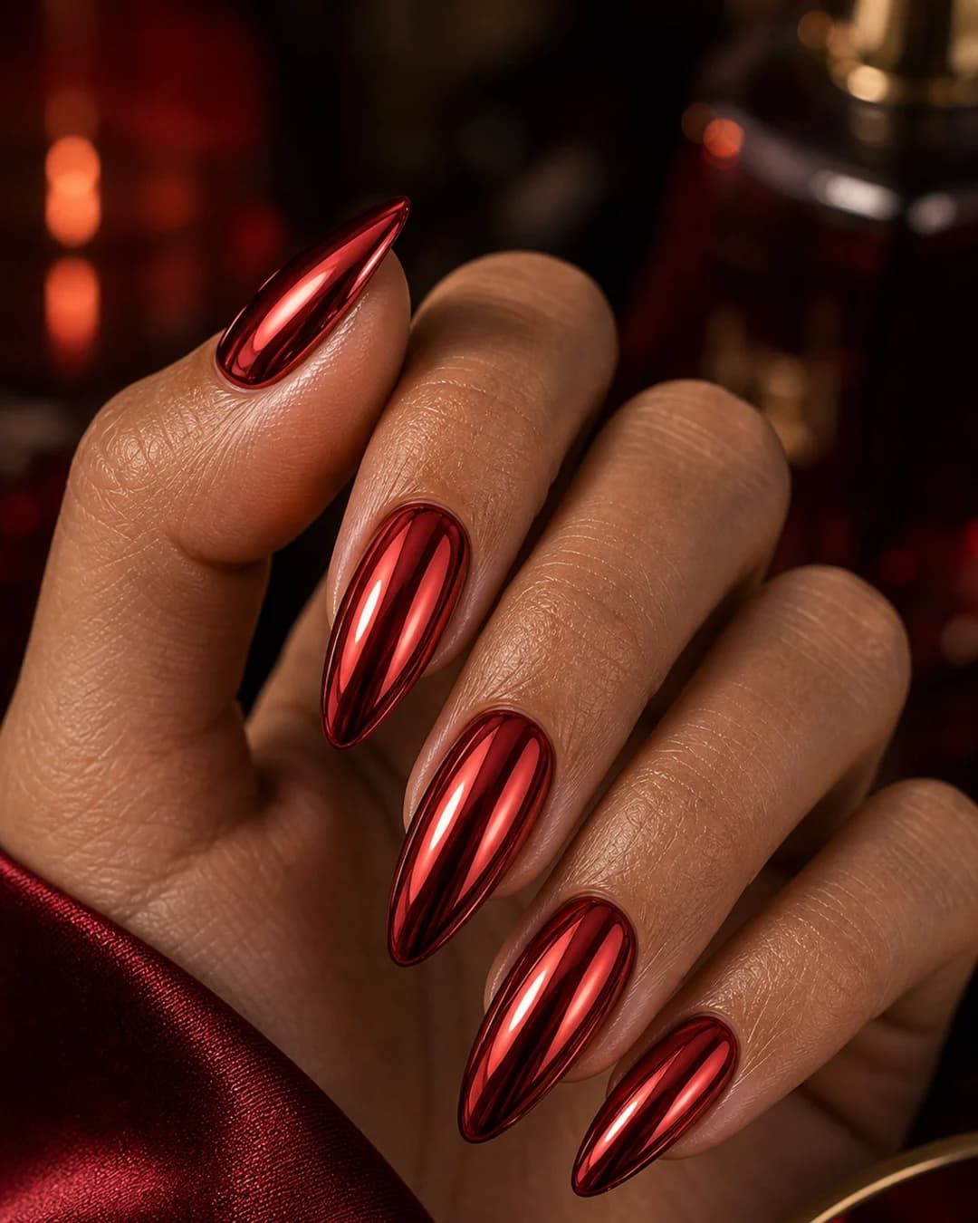 Uñas en chrome cherry red efecto espejo metálico cromado mob wife